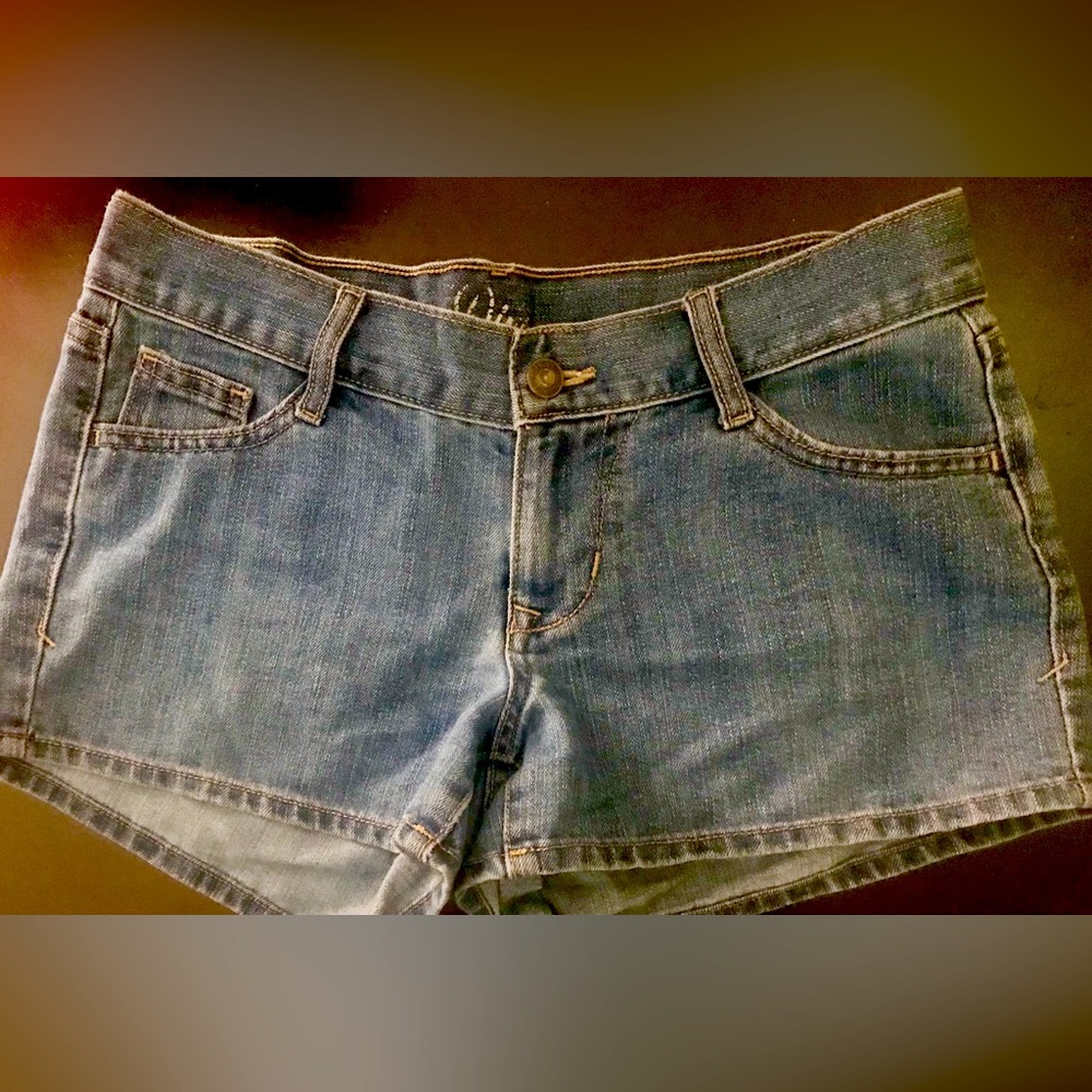 OLD NAVY DENIM SHORTS SZ 2